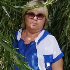 Доминика, 60, Бакал